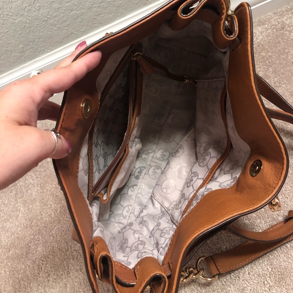 Michael Kors Hamilton Large Leather Tote - Picture 3 of 5